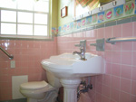 3 full bathrooms in holiday beach rental house